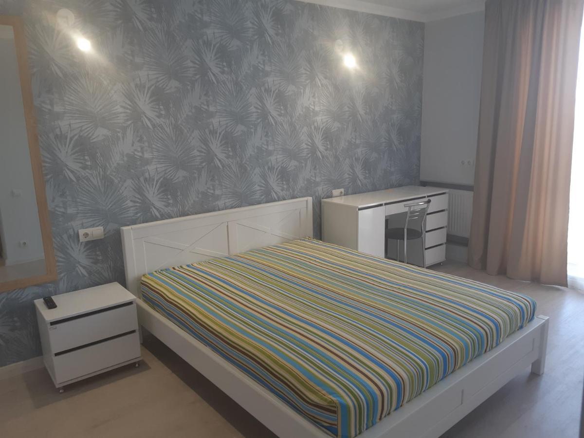 Apartment Near Stadio Metalist Kharkiv Eksteriør bilde