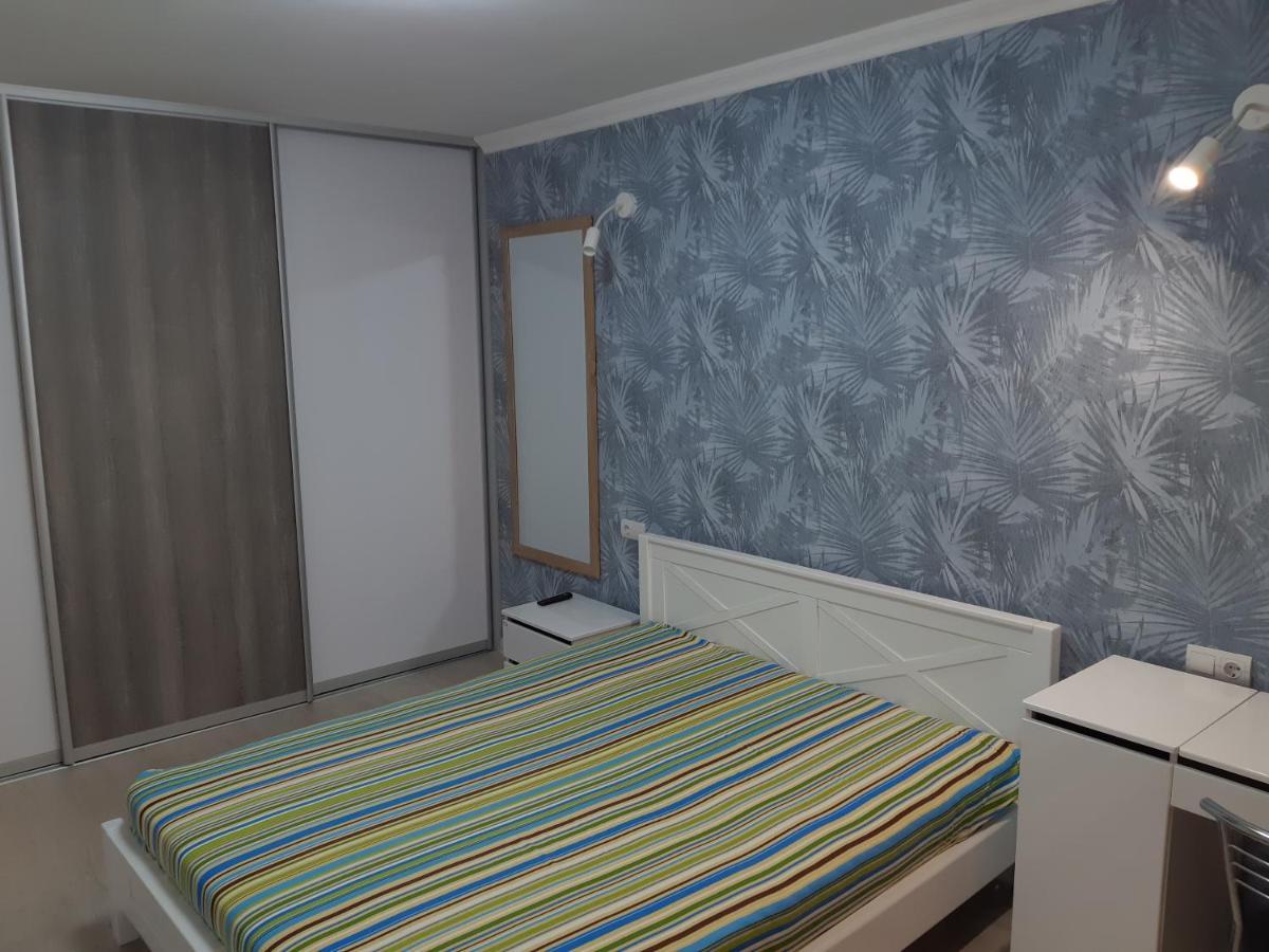 Apartment Near Stadio Metalist Kharkiv Eksteriør bilde